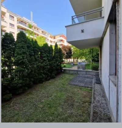Prywatny ogródek przy mieszkaniu